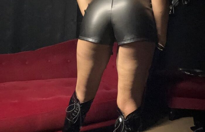 Comtessa-liliette-–-dominas-in-muenchen